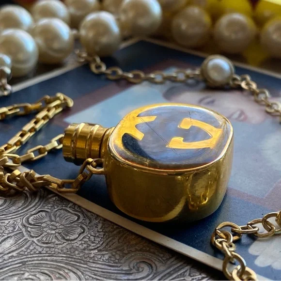 Rare Vintage GUCCI Perfume GG Pendant NECKLACE Statement Designer Jewelry